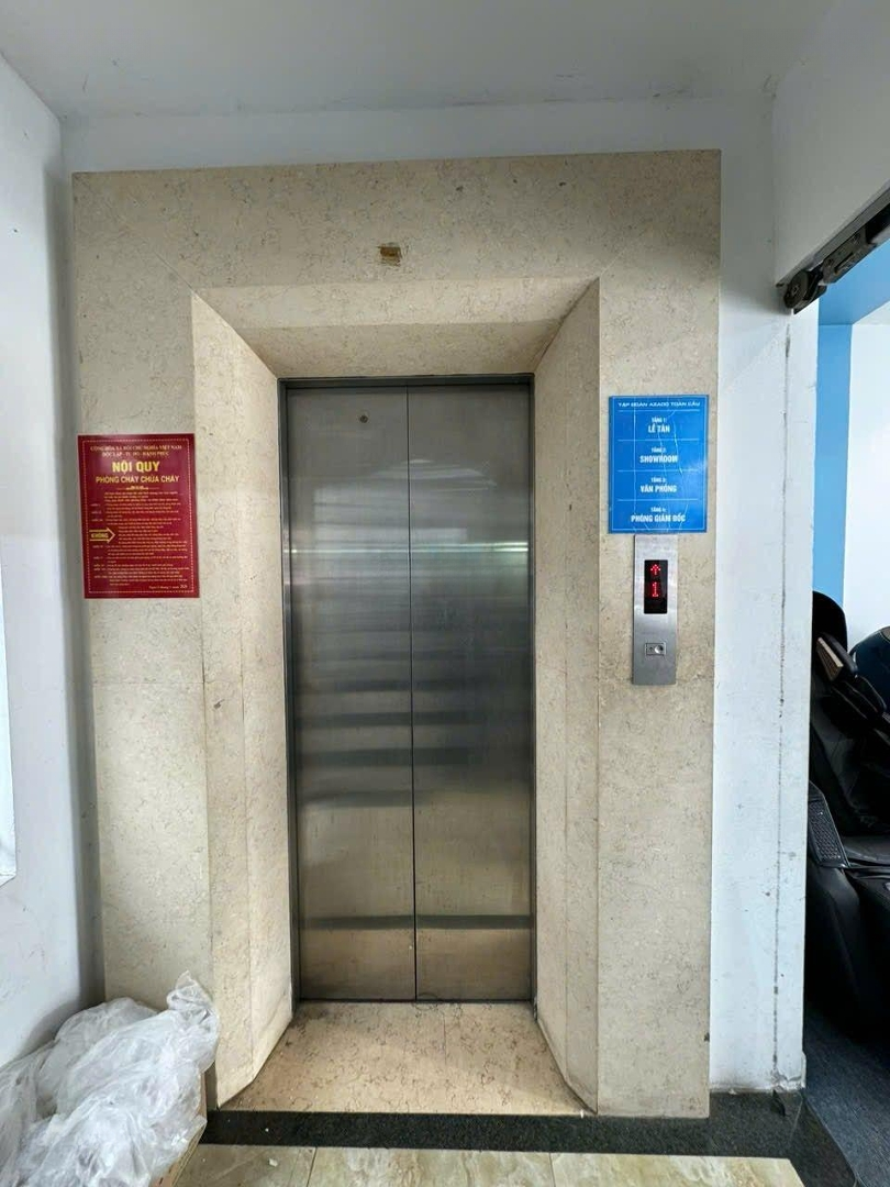 Bán Nhà Mặt Phố Giải Phóng - Hoàng Mai: 50m2 _6t _mt: 7m Giá 24,5 Tỷ _ Thang Máy _lô Góc _