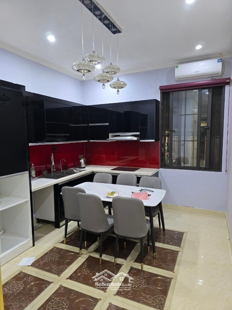 Nghi Tàm Ngõ Thẳng Tắp- 2 Mặt Ngõ- View Doanh Trại Quân đội- Thang Máy- Nhà đẹp . Dt 64m2 X 5