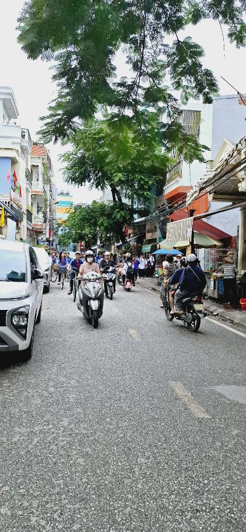 Bán Nhà Mặt đường Hàng Kênh .ngay Gần đình đông. Chợ Hàng Cũ.vị Trí đẹp .kinh Doanh Buôn Bán Ok