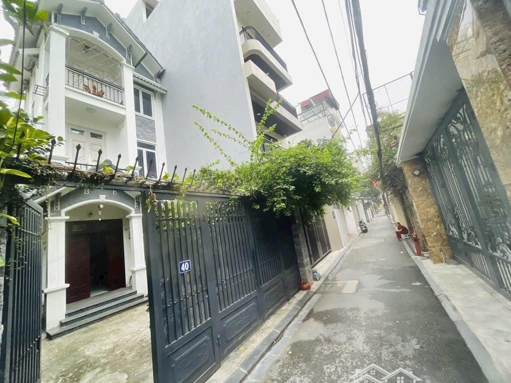 Bán Biệt Thự Sân Vườn Ngọc Thuỵ 120 M2