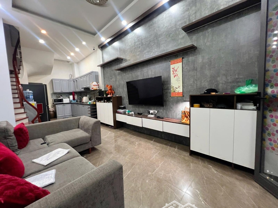 Hiếm! Nhà Liễu Giai, Có 102, Cực Gần Phố, Ngõ Nông Thông Rộng Thoáng, ô Tô đỗ Gần Nhà, 37m2*5t
