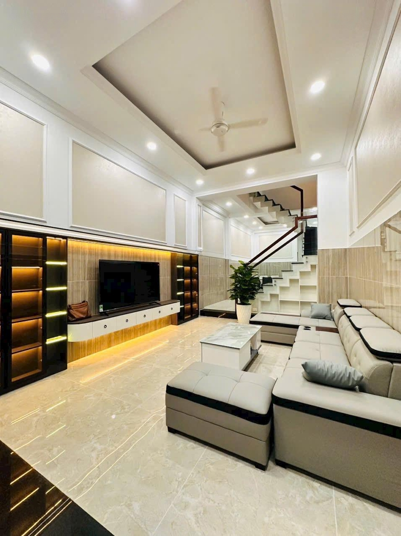 Nhà 2 Lầu (4x16m) Hẻm 7m Gần Chợ