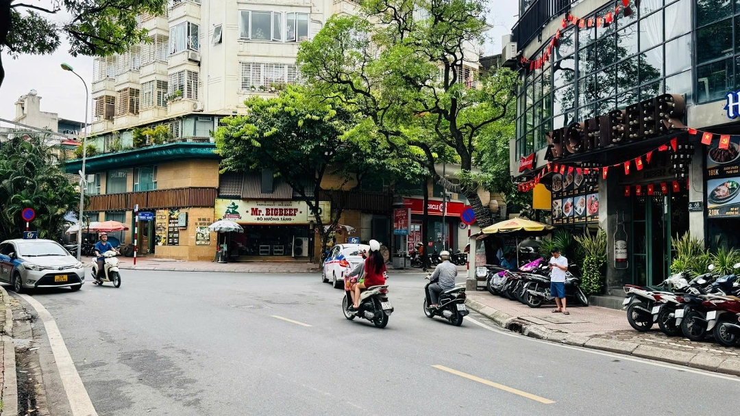 Chính Chủ Bán Nhà Nguyên Hồng Dt 66m2, Mt 5.6m, Vỉa Hè, Kinh Doanh Sầm Uất