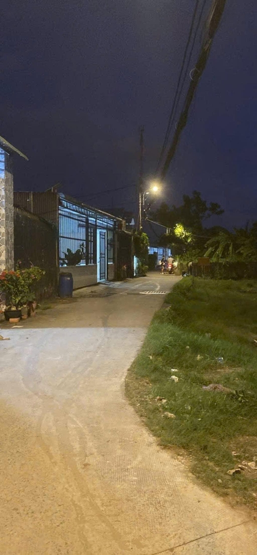 Bán Gấp Lô Góc 2 Mặt Tiền Hẻm Xe Tải 90m2 Thị Trấn Tân Túc Gần ủy Ban Quận 4,9 Tỷ Thương Lượng