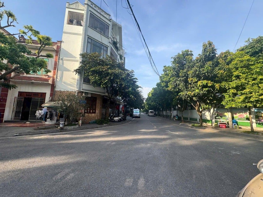 Phân Lô Phố đặng Vũ Hỷ - Lô Góc - đường 24m - Vỉa Hè 5m - 48m2 Mt 5m - 12 Tỷ Lh