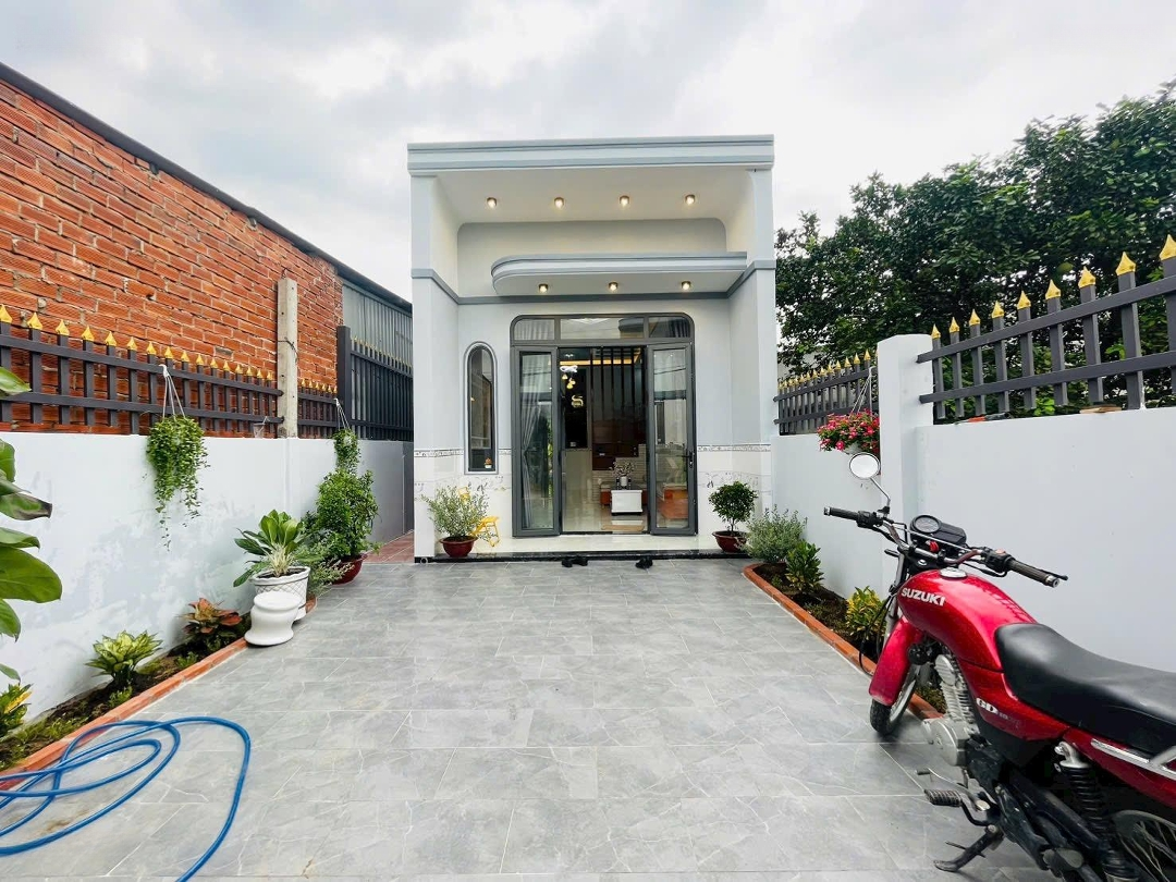 Nhà Vườn đẹp, đường Bê Tông Gần Ngã 3 Mỹ Hạnh, 3pn, Chủ Hỗ Trợ Bank
