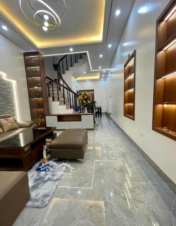 Quá đẹp Phố Nguyễn Chí Thanh, Nhà Mới ở Ngay Full Nội Thất, Cách ô Tô 10m, Dt 44m2 * 5 Tầng