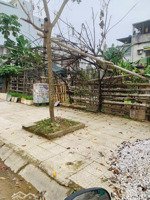 mb 08 chính chủ bán 1 lô đất nền 95m2 đối diện sân chơi thể thao