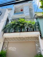 khách gởi bán căn nhà phố đường chính nguyễn thị minh khai, nhà mới có thang máy cách biển 900m