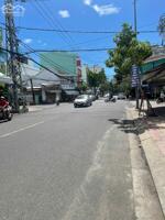 Bán đất mặt tiền rộng nằm mặt đường Cửu Long, trung tâm Nha Trang, Khánh Hòa. Lô đất mặt tiền rộng đẹp DT: 207m2 ( ngang 8,7m) hướng: Bắc . Giá đầu tư: 105tr/m2