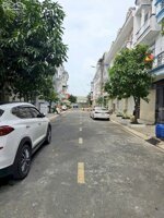  Nhà 1 trệt 1 lầu – thiết kế hiện đại, vị trí thuận tiện