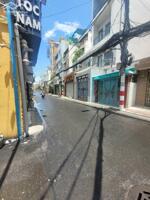 Bán nhà HXH Nguyễn Đình Chính, 6PN, 4 tầng BTCT, sát mặt tiền, giá siêu tốt.