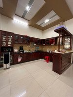 biệt thự mặt tiền lê văn hưu đẹp , tặng lại toàn bộ nội thất sang trọng