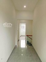 chính chủ gửi bán nhà 3 tầng , ngõ 20 cao thắng 