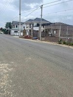 cần bán đất trục đường 86 hướng thuần mỹ ba trại ba vì . đường trước nhà hơn 10m trải nhựa vỉa hè