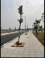 chính chủ bán lô đất 81m2 mặt nhìn ra công viên và gần sân bóng, cách trục chính ql 38 khoảng 300m