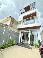 siêu vị trí - nhà sát mt đường trần văn hiển, p10, mỹ tho. dt:5x20 có 3pn3wc hướng đb. giá 3,5 tỷ