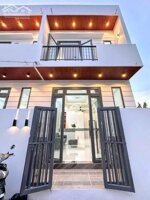 Nhà trệt lầu xây mới 3 phòng ngủ - Gần đại học Võ Trường Toản và đại học Tây Đô