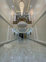 chủ nhà cần bán nhanh , thương lượng sâu với khách có thiện chí. diện tích : 90m2 x 7t , thang máy.