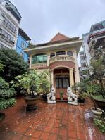 BÁN GẤP BIỆT THỰ ĐƯỜNG VƯƠNG THỪA VŨ. 300M2 - 3 TẦNG. LÔ GÓC.