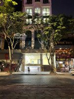 bán nhà mặt phố láng hạ, dt 150m2 x 7 tầng, mặt tiền 8m, 2 thoáng, thuê 200 tr/ th, giá 80 tỷ.