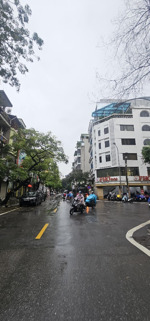 bán 204- 206-208 mặt phố vọng. dt 1080 - mt 24m - giá 385 tỷ, tươg đối vuông, vị trí đẹp.