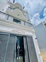 bán gấp căn nhà luxury full nội thất xã bà điểm, tp hcm, nhà đẹp shr sang tên ngay