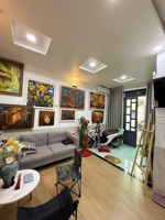 nhà đẹp 3 tầng cách mạng tháng tám hẻm xe hơi chỉ nhỉnh 6 tỷ