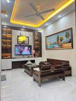 dân xây gần lạc trung- 35m- lô góc 2 thoáng- 7 tỷ nhỏ