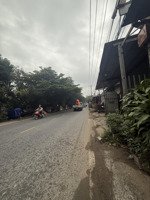 mặt đường gần an hạ gần cống 3 xã phạm văn hai