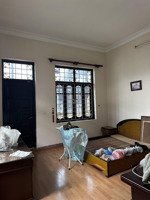 bán căn hộ tầng 2 biệt thự pháp, mặt phố trần hưng đạo, hoàn kiếm. dt 55m2, 4,85 tỷ. đt: 