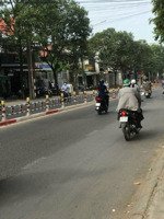 cần bán gấp lô đất p. hố nai
dt 6x23. thực tế 6x27. sổ riêng ful thổ cư .
cách ngã tư lê hồng phong