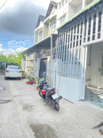 nhà 1 trệt 1 lửng hẻm xe hơi tới nhà giá 1 tỉ 370 shr giáp tp. hcm