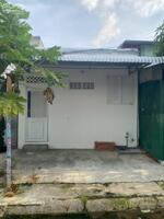 BÁN NHÀ 2 MẶT TIỀN hẻm ĐƯỜNG Ô TÔ – HÒN RỚ 1
- Diện tích: 42m² — Ngang: 4,6m (vuông đẹp)
- Hướng: Bắc
- Kết cấu: