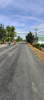 1,2 mẫu đất vườn mặt tiền đường nhựa 816mặt tiền 36m .iện 3pha trước đất đường thông, views kênh