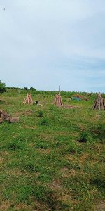 cần ra lô đất gần hồ núi đất - diện tích gần 2.7 mẫu