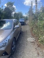 bán rẫy sầu riêng cách đường tuyết tránh 180m. đường đã đổ đá mi, bằng phẳng trời mưa ôtô tới rẫy