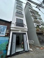 còn lại căn cuối cùng ô tô đỗ cửa chạy thông trong tầm giá 7 đồng