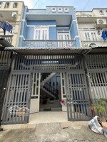 nhà đẹp 1 trệt 1 lầu gần chợ hóc môn, đông dân cư, giá 2,1 tỷ