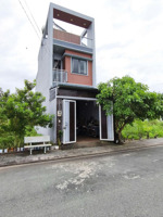 nhà bán 2 tầng, gần chợ long phước quận 9, đường số 8. 125,5m2. sổ hoàn công. 3.79 tỷ