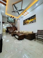 nhà 3 tầng kiệt k74/.. phan thanh dt:76m dtxd: gần 200m nhà 2 mặt kiệt thoáng mát