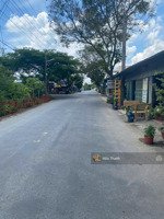 còn 3 lô đất ngay trung tâm ubnd tân trung, gò công. diện tích: 200m2/490tr. cách tp. hcm 30 phút