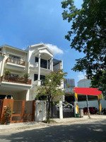 biệt thự khu vực trung tâm thủ đức ngay đào trinh nhất - phạm văn đồng ngang 8m, hầm oto, 8p 5wc