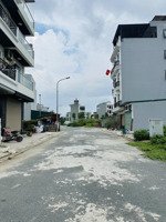 chủ nhà gửi bán lô đất khu phân lô 80m2 mặt tiền 5m có vỉa hè mặt đường 10m giá đầu tư