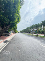 nhà mặt tiền an ninh , gần parc mall , đại học công nghệ sài gòn ... thuận tiện di chuyển q1-q5