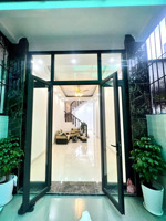 nhà vip siêu đẹp tại cầu giấy, 12,9 tỷ, 47m2, 4 tầng, nhà dân xây kỹ, lô góc siêu thoáng