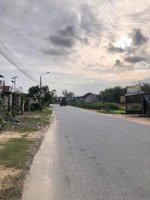 chính chủ cần bán lô đất mt đường dt 611 . đường nhựa lớn 8m ,lề 10m mỗi bên .