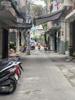 CHDV 12 Phòng gần trường ĐH kinh tế UEH 5 tầng BTCT Xe hơi đậu trước nhà,