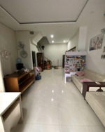 bán nhà 3 tầng( 3pn, 3 nvs, bếp, phòng khách, giếng trời), đẹp ở ngay bình trưng đông quận 2