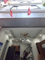 chỉ hơn 6 tỷ có ngay nhà 5 tầng cực đẹp - o to đỗ cửa - cách phố chỉ 20m - lô góc 3 mặt thoáng